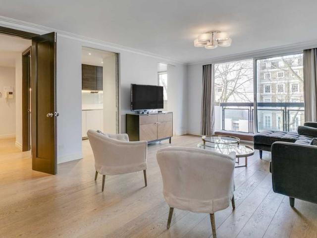 Rutland Gate, Knightsbridge SW7 3 bed apartment to rent £6,998 pcm £1,615 pw