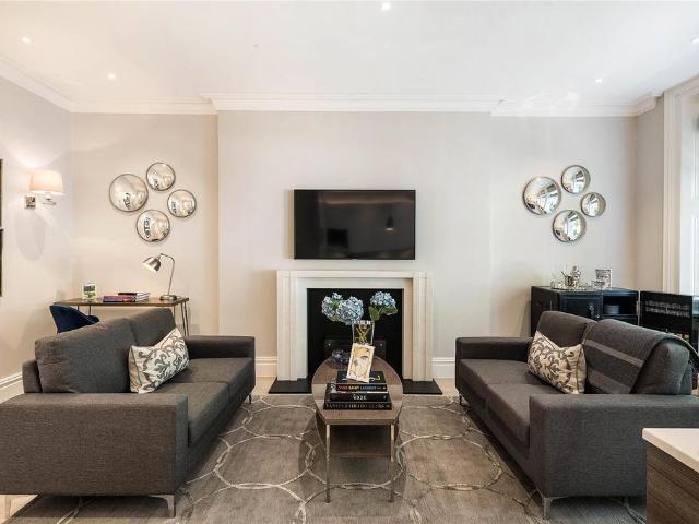 Rutland Gate, London, SW7 1 bed apartment to rent £5,200 pcm £1,200 pw