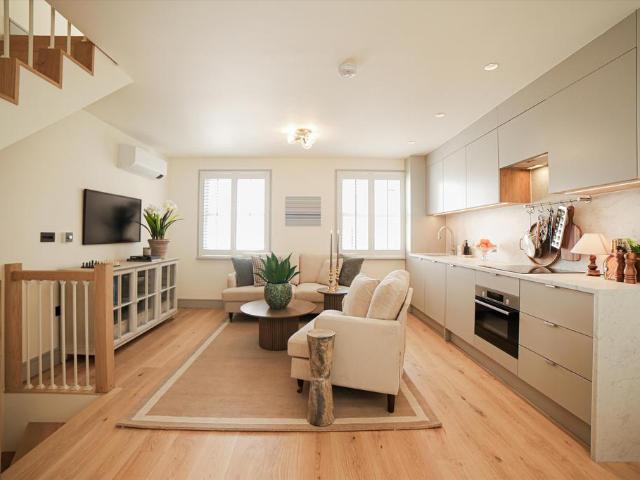 Rutland Gate, London SW7 2 bed terraced house to rent £8,645 pcm £1,995 pw
