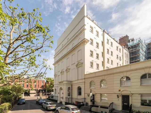 Rutland Gate, London SW7 2 bed flat to rent £3,900 pcm £900 pw