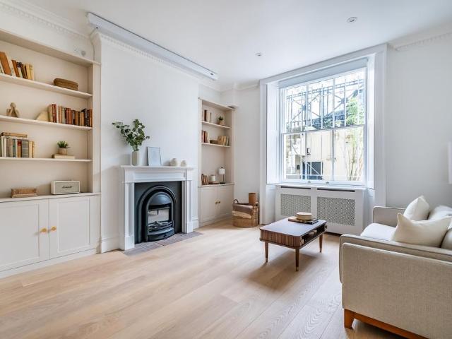 Rutland Gate London SW7 Studio to rent £4,117 pcm £950 pw