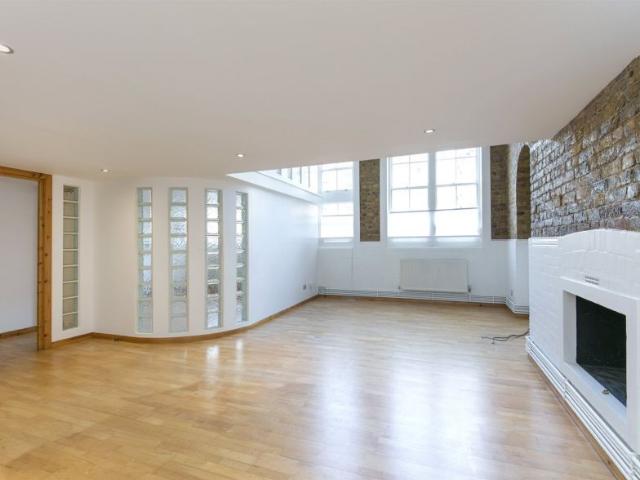 Rutland Road, London E9, 2 bed flat to rent, £3,200 pcm | PrimeLocation