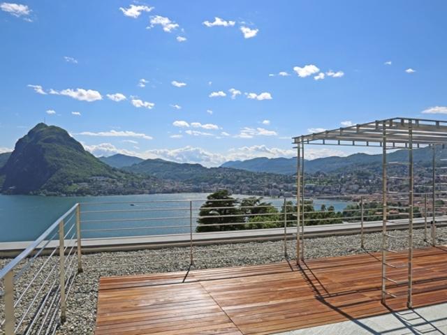 RUVIGLIANA Fantastico ed esclusivo Attico vista lago