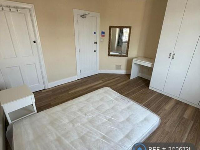 Ruxley Lane, Epsom, KT19 1 bed in a flat share to rent £750 pcm £173 pw