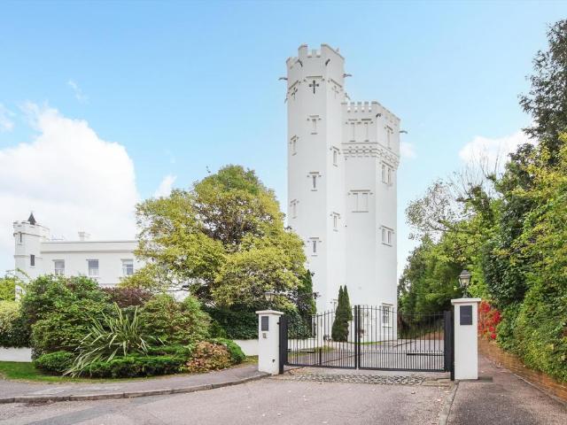 Ruxley Ridge, Esher, Surrey KT10. 5 bed terraced house to rent £12,500 pcm £2,885 pw