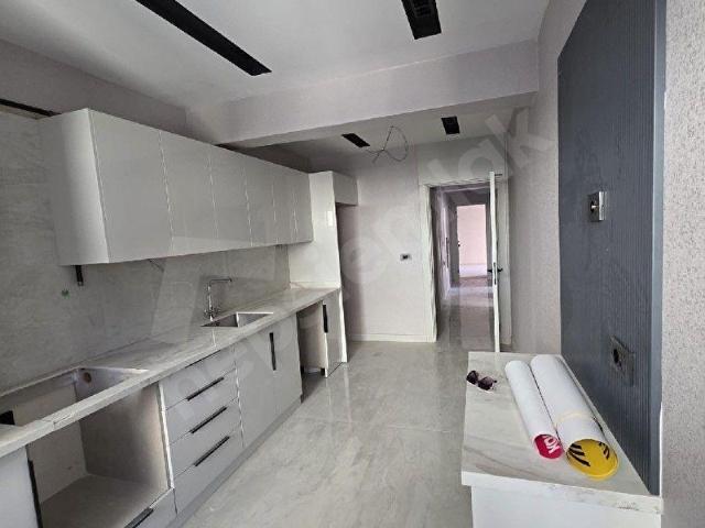 RÜYA EMLAK'TAN SARIGÜLLÜK'TE KİRALIK SIFIR ARAKAT 2,5+1 DAİRE