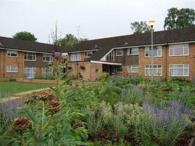 Ryman Court, Stag Lane, Rickmansworth WD3, 2 bed flat to rent, £1,600 pcm | PrimeLocation