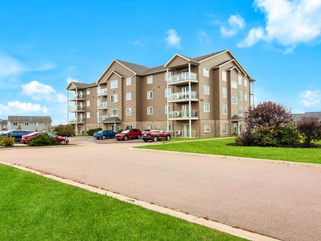 Ryan Oaks Estates Phase 1 First Month Rent Free! A Apartment for Rent