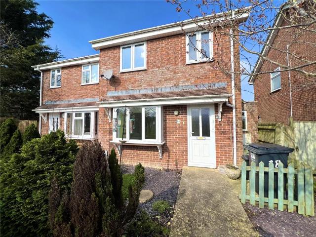 Ryan Close, Sparcells, Swindon. 3 bed semi detached house to rent £1,300 pcm £300 pw