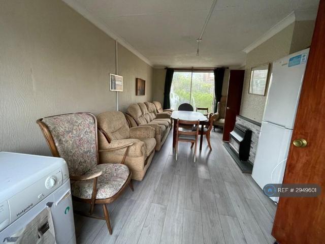 Rydal Avenue, Loughborough, LE11 4 bed detached house to rent £550 pcm £127 pw