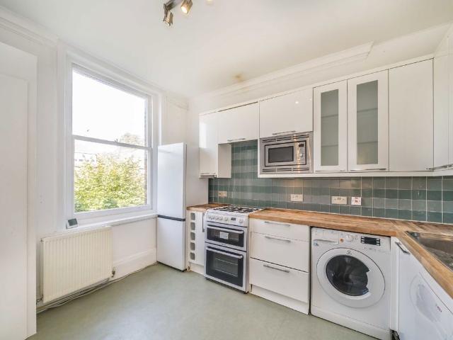 Rydal Road, London SW16, 2 bed flat to rent, £2,150 pcm | PrimeLocation