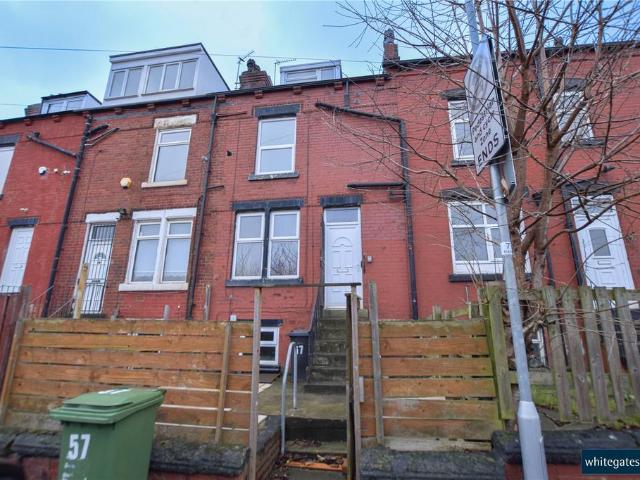 Rydall Place, Leeds, West Yorkshire. 2 bed terraced house to rent £750 pcm £173 pw