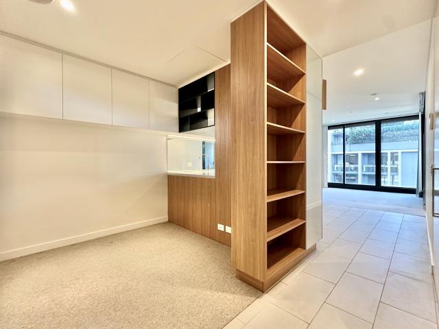 Ryde Garden! Stunning ONE Bedrooms Apartment For Rent!
