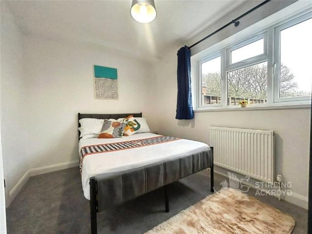 Rydes Avenue, Guildford, Surrey, GU2 1 bed in a house share to rent £975 pcm £225 pw