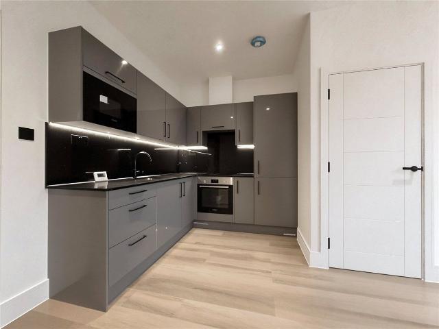 Rye Close, Fleet, 15Hampshire10/ GU51, 1 bed flat to rent, £1,200 pcm | PrimeLocation