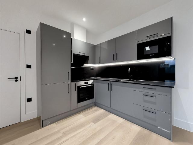 Rye Close, Fleet, Hampshire GU51, 1 bed flat to rent, £1,250 pcm | PrimeLocation