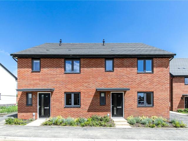 Rye Crescent, Curbridge, Witney, OX29 3 bed semi detached house to rent £1,750 pcm £404 pw