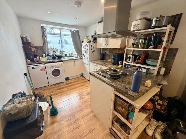 Rye Lane, London SE15 1 bed flat to rent £1,699 pcm £392 pw