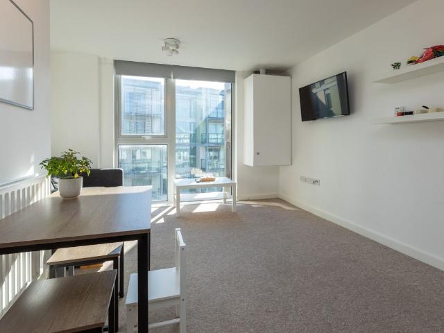 Rye Lane, London SE15, 1 bed flat to rent, £2,200 pcm | PrimeLocation