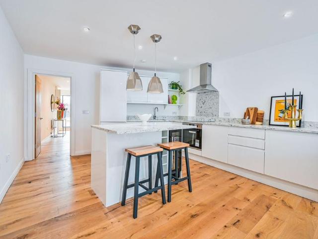 Rye Lane, Peckham Rye, London, SE15 1 bed flat to rent £2,200 pcm £508 pw