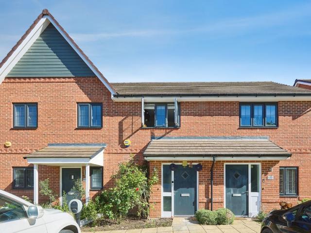 Rye Way, Finchwood Park, Wokingham RG40, 2 bed property to rent, £1,650 pcm | PrimeLocation