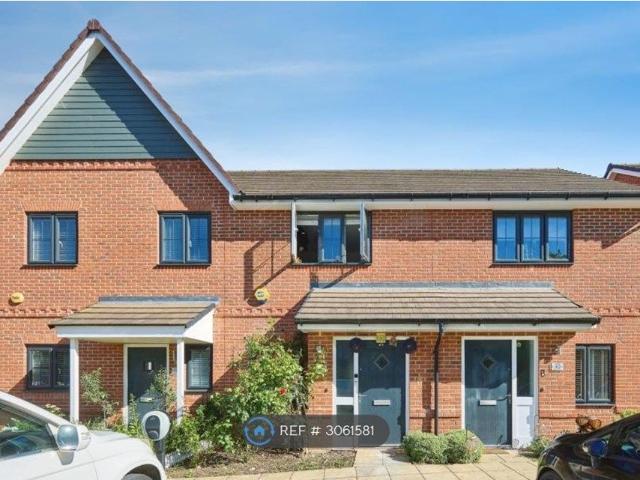 Rye Way, Wokingham RG40, 2 bed end terrace house to rent, £1,750 pcm | PrimeLocation