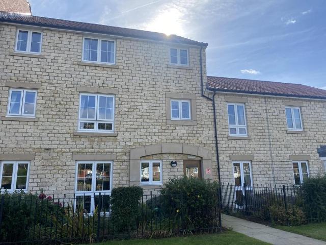 Ryebeck Court, Pickering, YO18 2 bed apartment to rent £795 pcm £183 pw