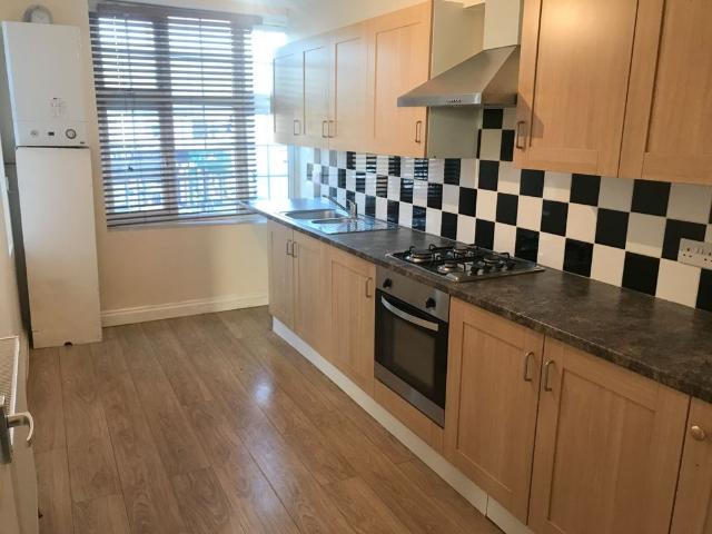 Ryefield Avenue, Hillingdon UB10, 2 bed flat to rent, £1,500 pcm | PrimeLocation