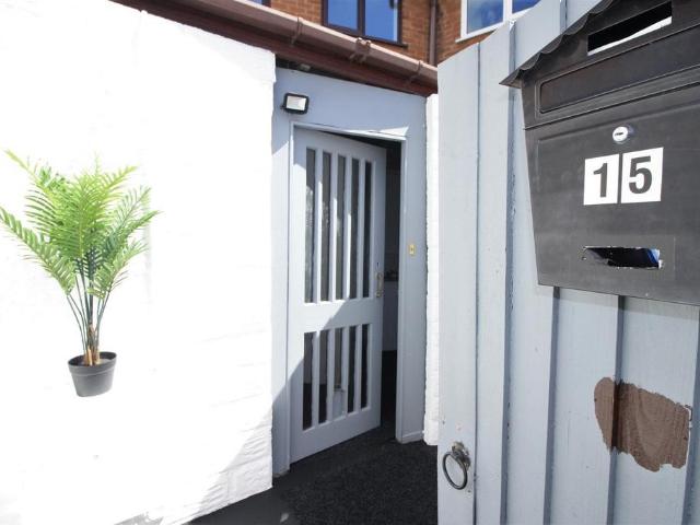 Ryefields Road, Stoke Prior, Bromsgrove 2 bed flat to rent £1,000 pcm £231 pw