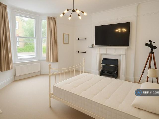 Rylett Road, London, W12 1 bed in a house share to rent £1,390 pcm £321 pw