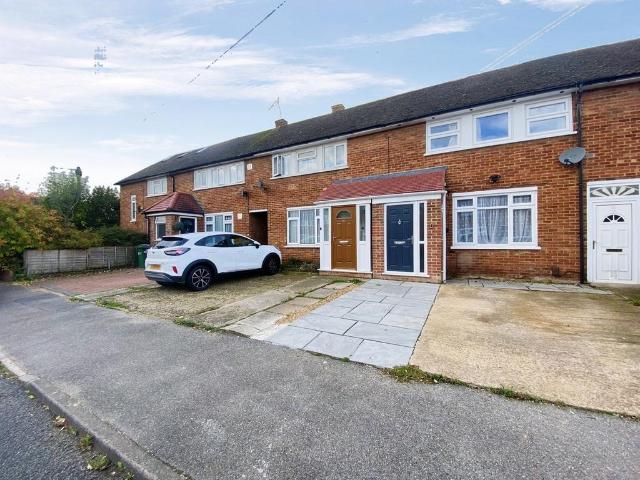 Ryvers Road, Langley SL3 3 bed terraced house to rent £1,950 pcm £450 pw