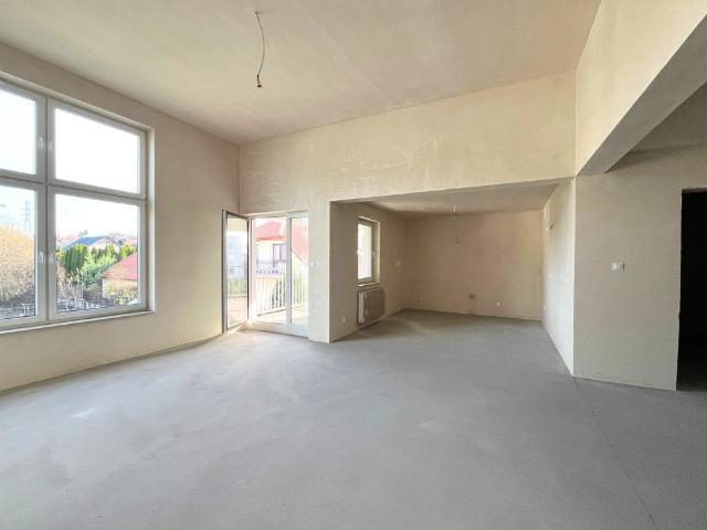 Przestronne 110 m² z balkonem, wysoki sufit, świetna lokalizacja