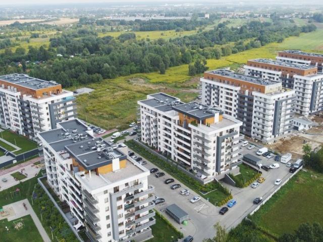 Przestronne 4 pokojowe mieszkanie z balkonem i garażem