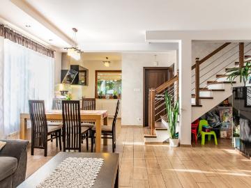 Przestronny dom 137,5 m² z garażem, tarasem i ogrodem