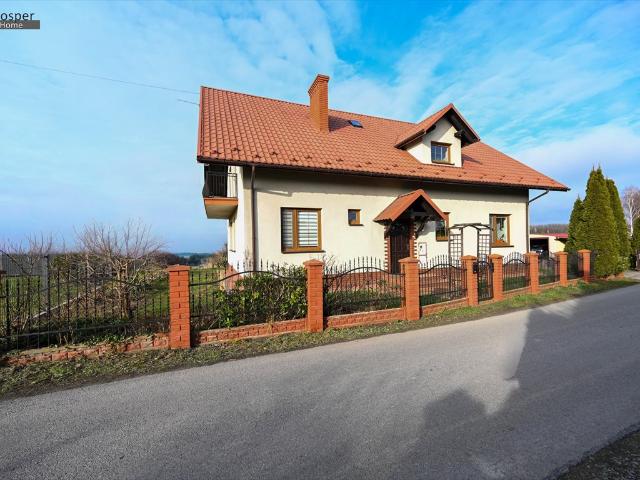 Sprzedam przestronny dom z ogrodem 124,5 m² w Zaczerniu