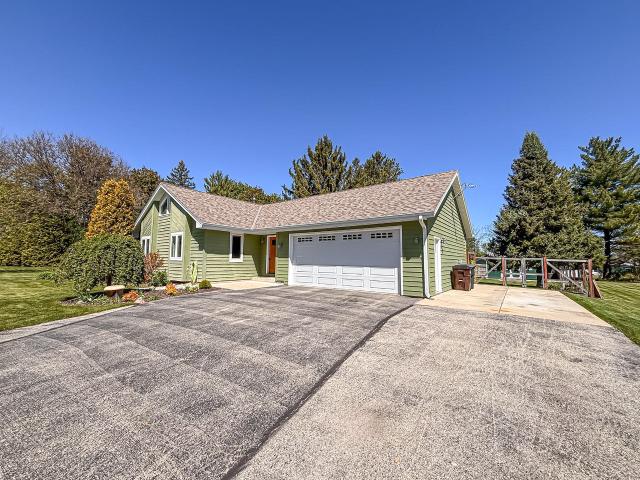 S50W30750 Walnut St
