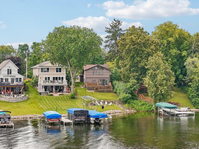 S73W17268 Lake Dr