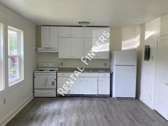 S7559 US 12, 2 beds, 1 full bath
