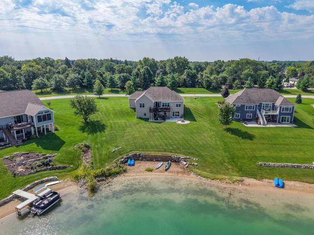 S86W22620 Lake Park Dr