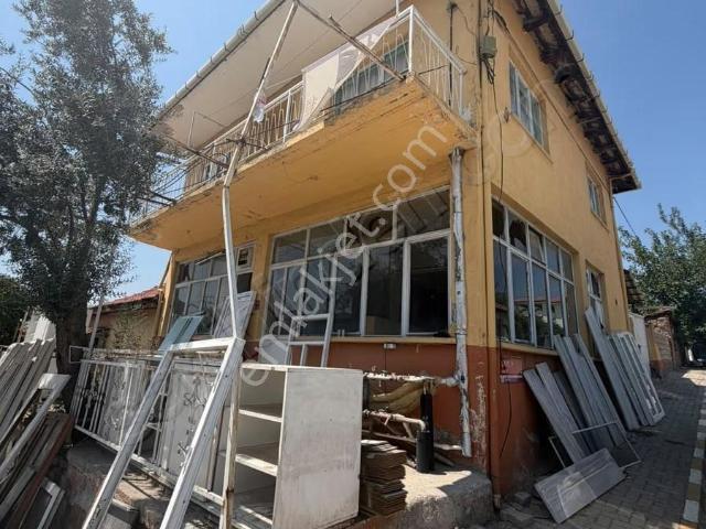 Sındırgı Çavdaroğlu Mahallesinde Satılık 2 Katlı Bina