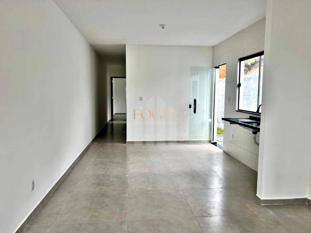 São Pedro/Juiz de Fora Casa Linear com 2/4, Área externa, 2 vagas de garagem