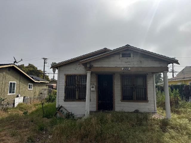 S Oak St