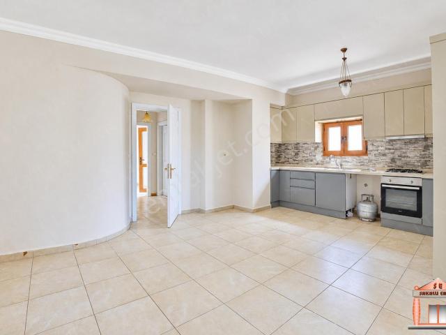 ️s a k a l l ı dan Turgutreiste 3+1 Kiralık Üst Dubleks