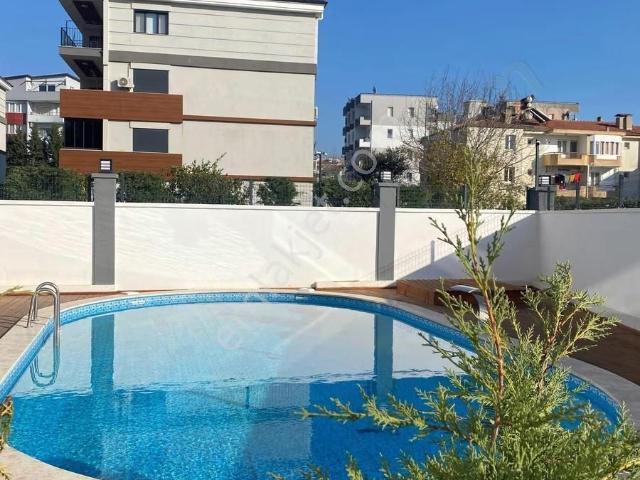 Sığacık Yolunda, Mandalina Bahçeleri İçinde Lüks Kiralık 1+1