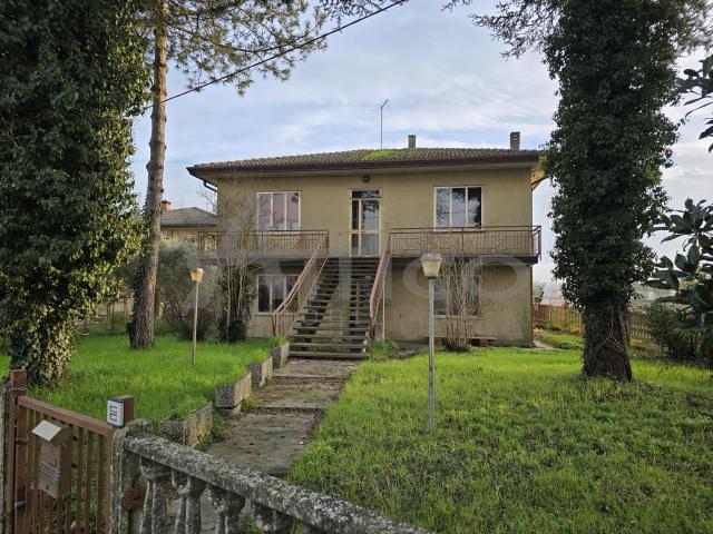 S. Apollinare RO 7 vani 200mq