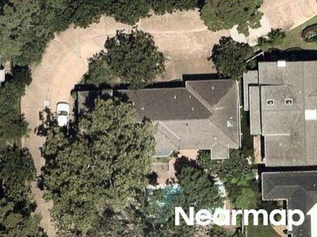 S Briar Hollow Ln