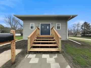 S Cottage Grove Ave