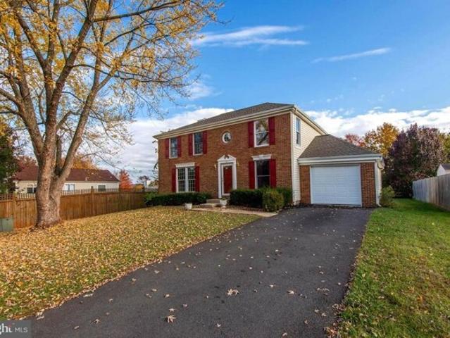 S Cottage Rd, Sterling, Home For Sale