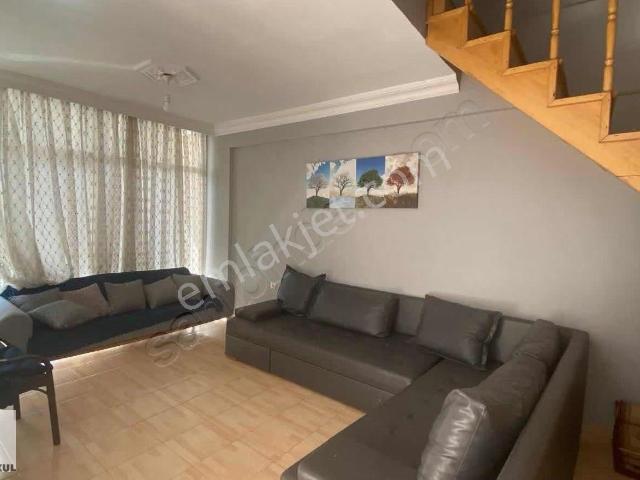 Sıdede Merkezi Konumda Havuzlu Kiralık 2+1 Dubleks