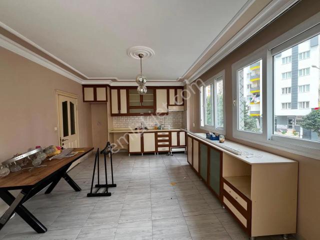 S.demirel Bulvarı Bekaroğlu Sit. 4+1 İskanlı Satılık Daire
